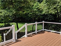 <b>Trex Transcend Tiki Torch Deck Boards with White Washington Vinyl Railing and Black Aluminum Balusters in Gambrills MD</b>